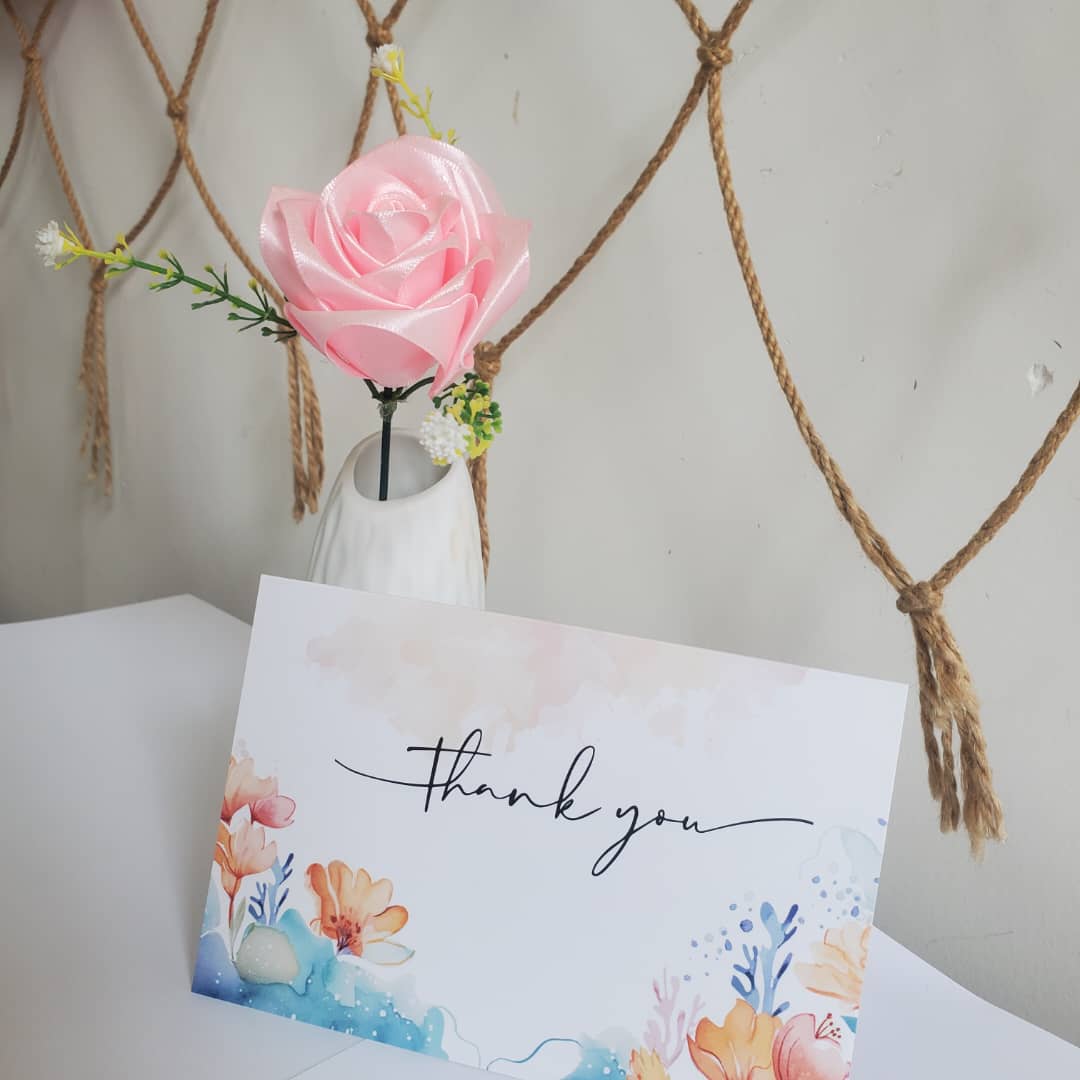 Nuoerp Thank You Cards with Envelopes, Set for Small Business, Wedding, Bridal Shower, Christmas, and Graduations, Box Included - 25 Pack,  gold foil stamping 4.25 x 6 Inch (flowers, single)